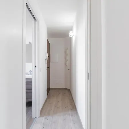 Maciachini Renovated Studio! Apartament *