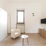 Maciachini Renovated Studio! شقة ميلان
